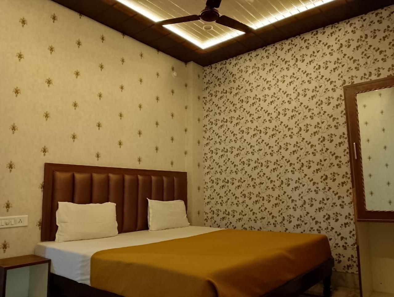 Varuna Palace Varanasi , Near Mandir & Ghat'S Luaran gambar